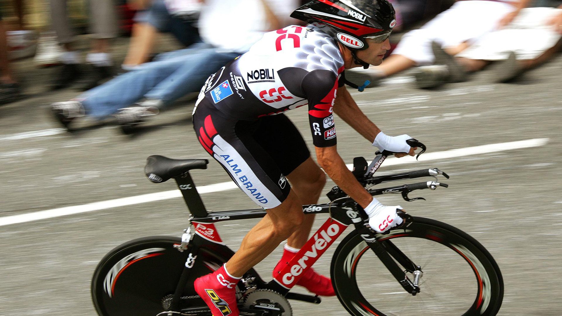 铁血公牛，争冠之路上的雷霆之战与小贾伦的燎原之火